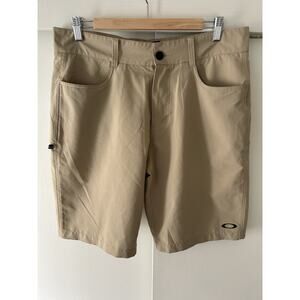 Oakley Chino Shorts Beige Golf Performance Regular Fit Flat Front Mens Sz 34